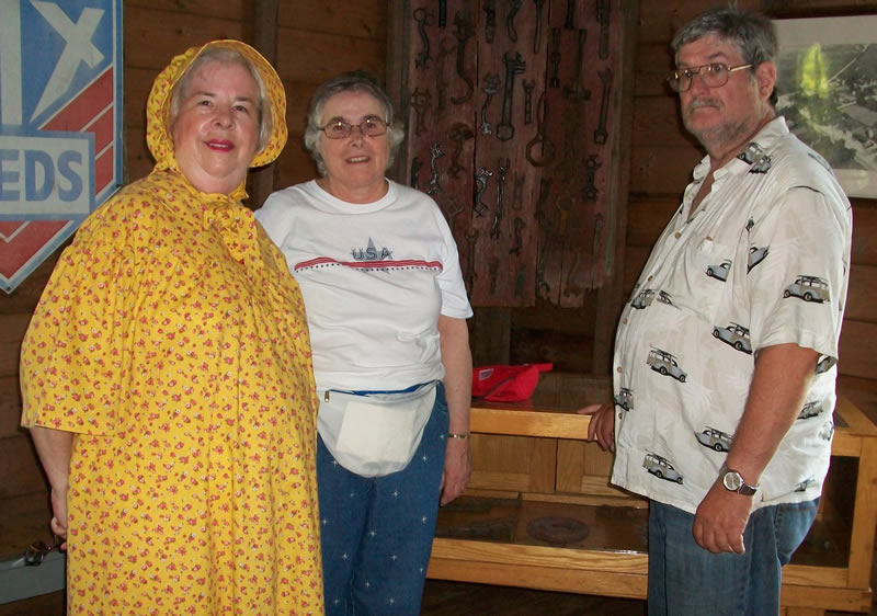 https://www.dundeemill.org/pictures/2010/2 school visit 2 021.jpg